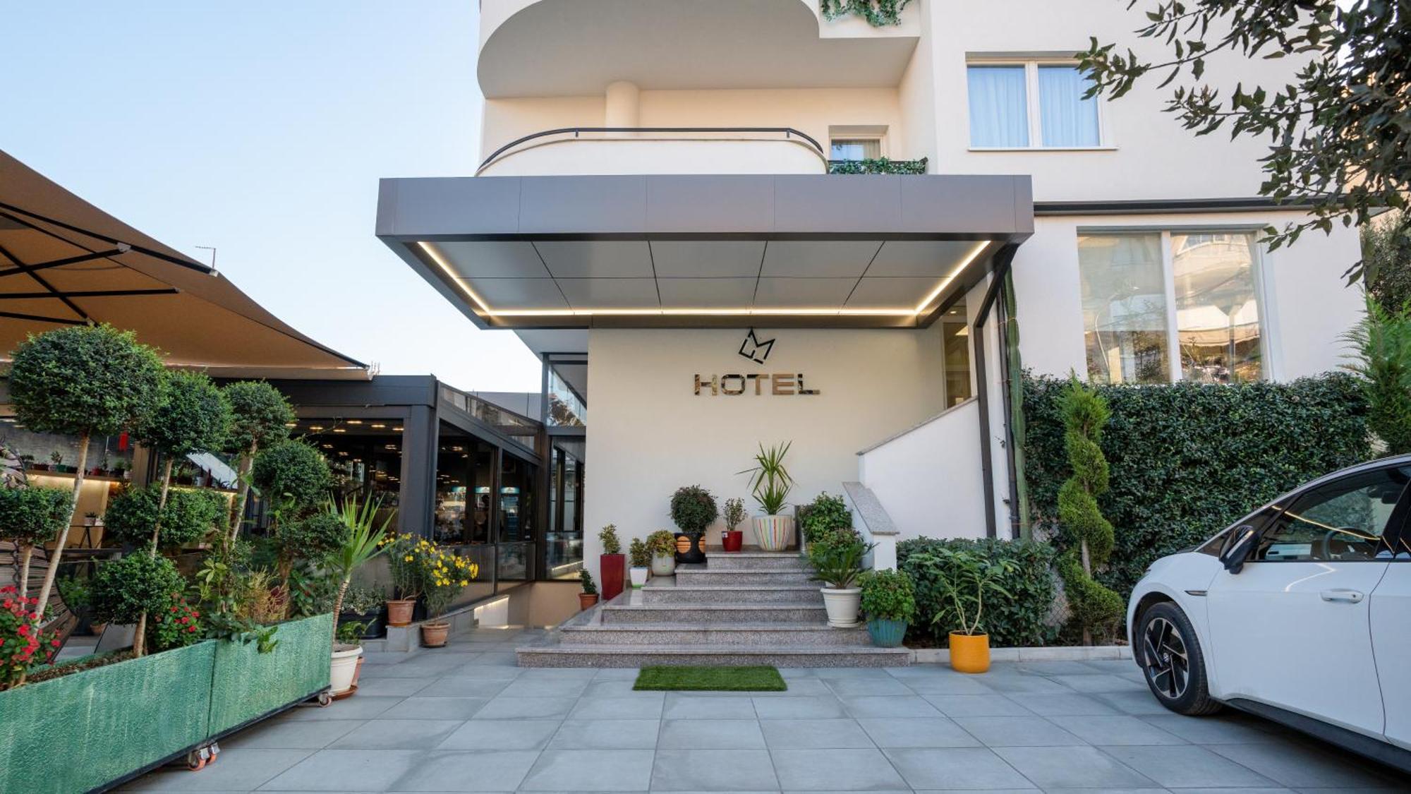 F&M Hotel 2 Tirana Bagian luar foto